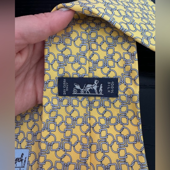 Hermes Tie - 100% Silk - Picture 4 of 6